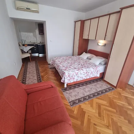 Visnja Nv 3 - With Balcony Διαμέρισμα *